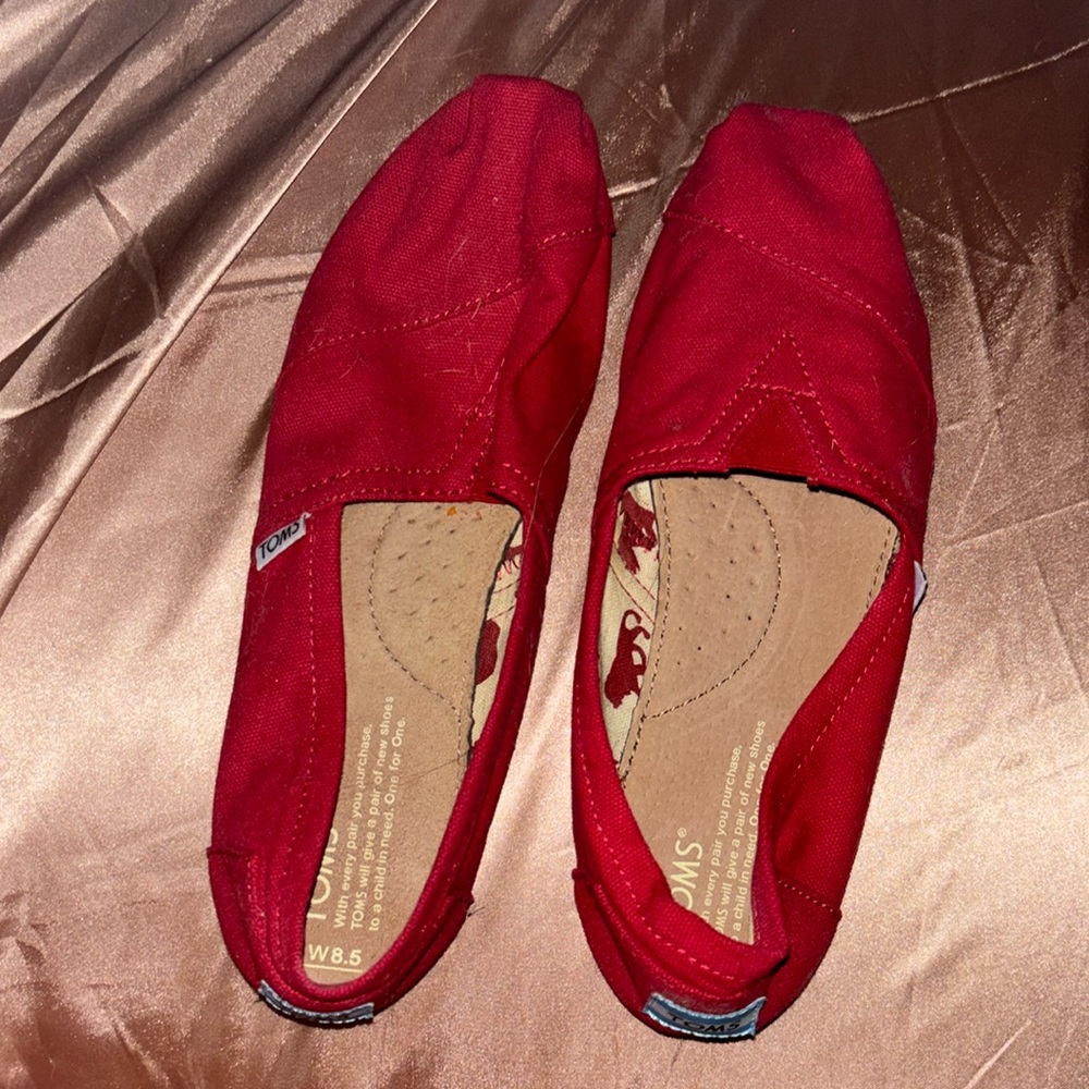 Toms size 8.5 shoes